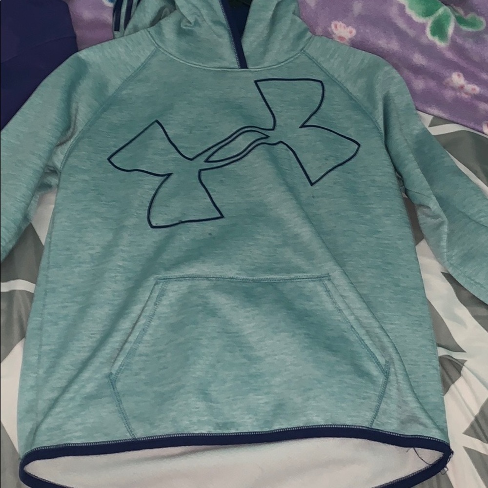 Girls under armour sweatshirt